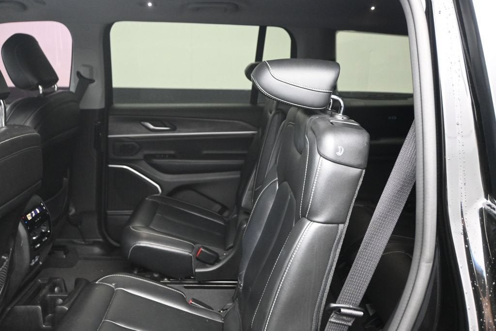 2022 Jeep Grand Cherokee L Limited 4x2