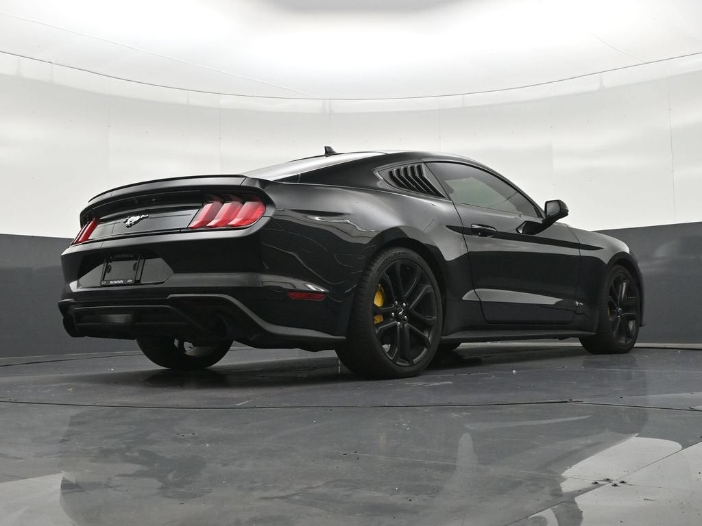 2022 Ford Mustang EcoBoost