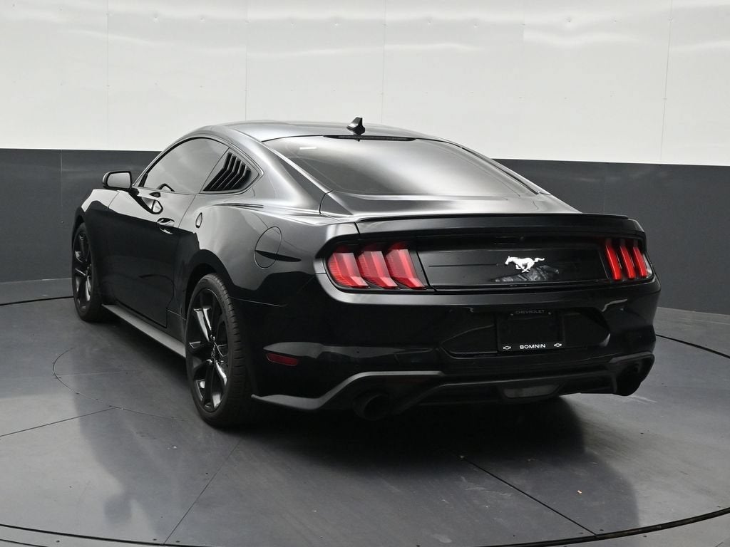 2022 Ford Mustang EcoBoost