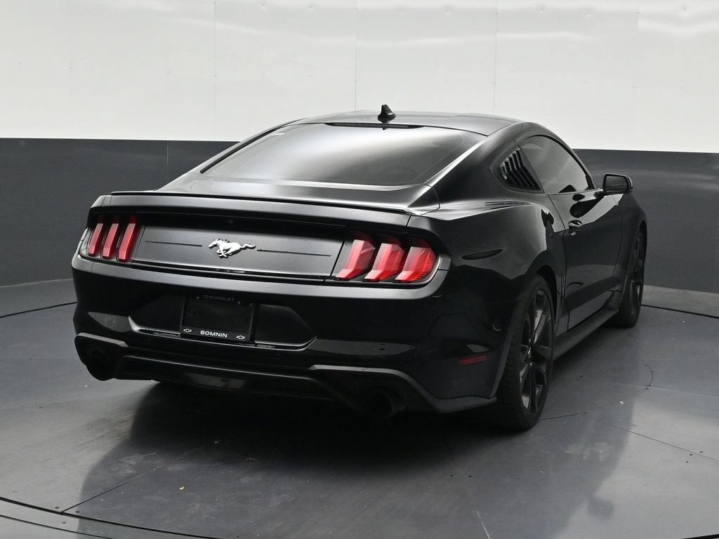 2022 Ford Mustang EcoBoost