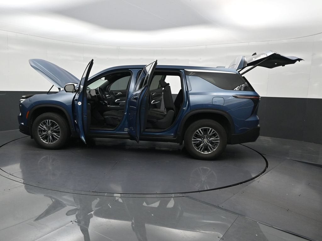 2024 Chevrolet Traverse LS