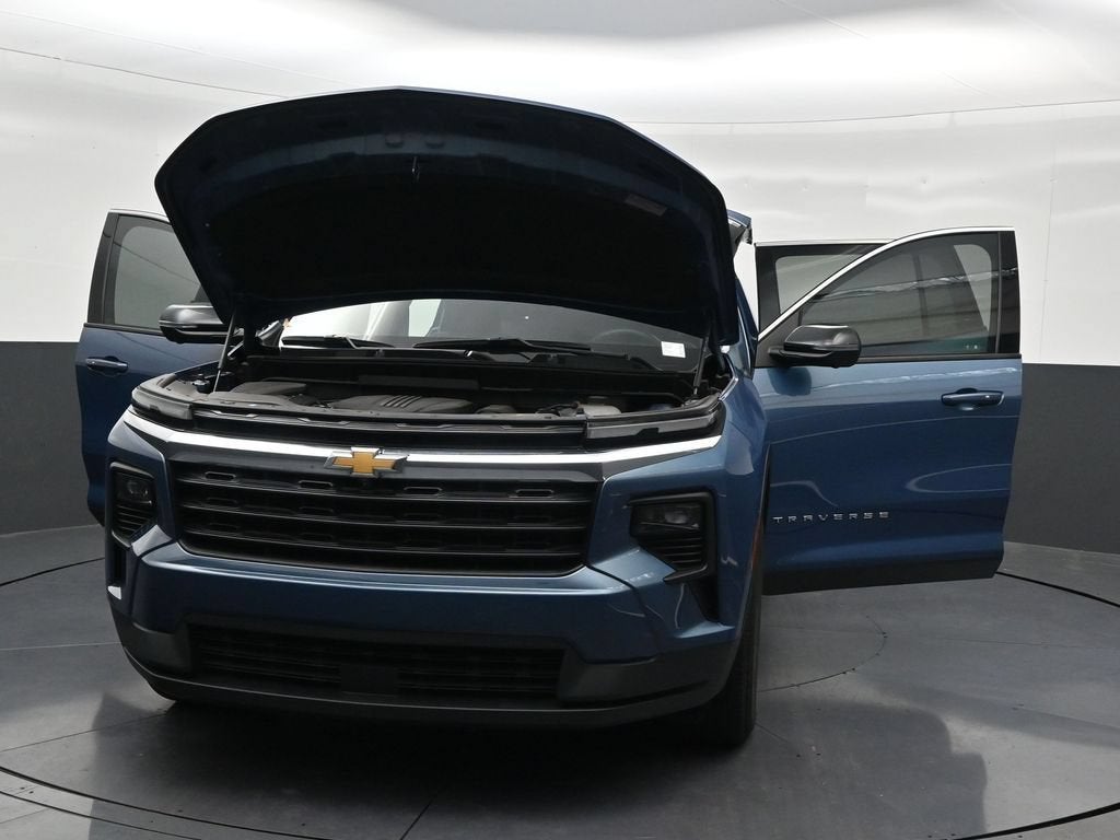 2024 Chevrolet Traverse LS