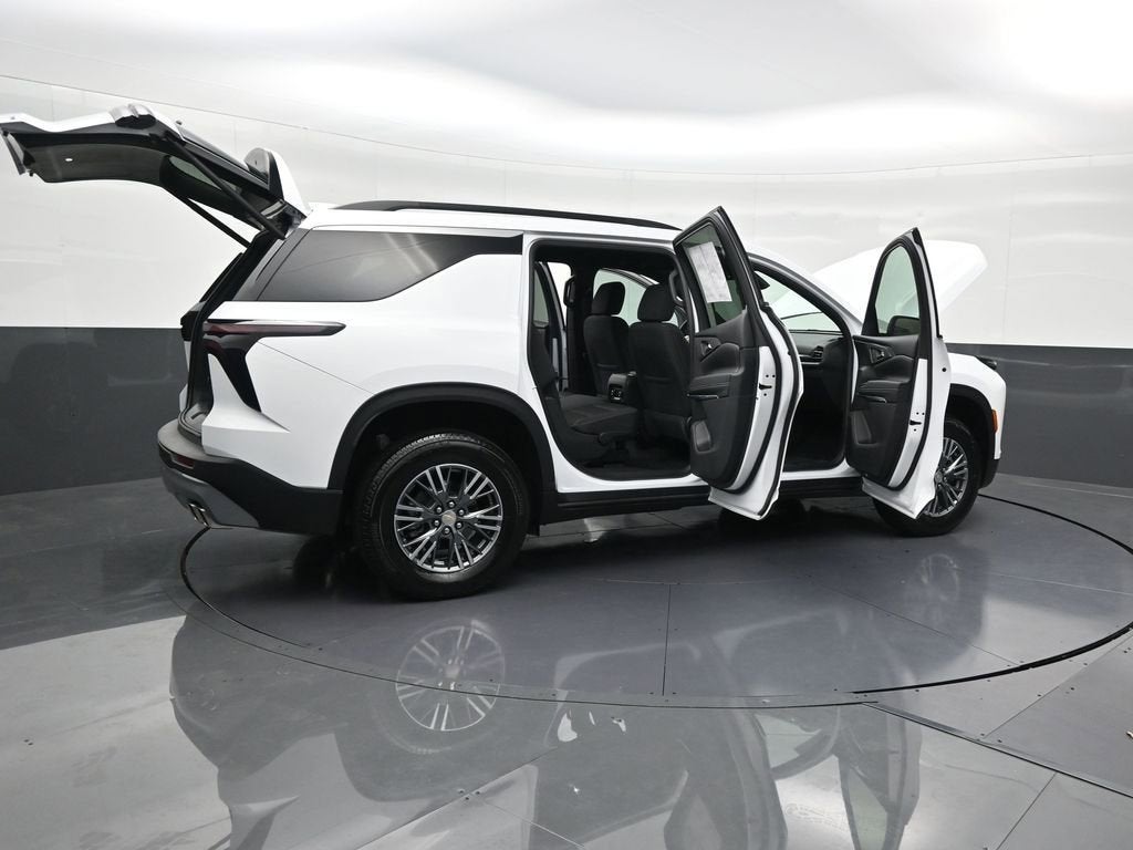 2024 Chevrolet Traverse LT