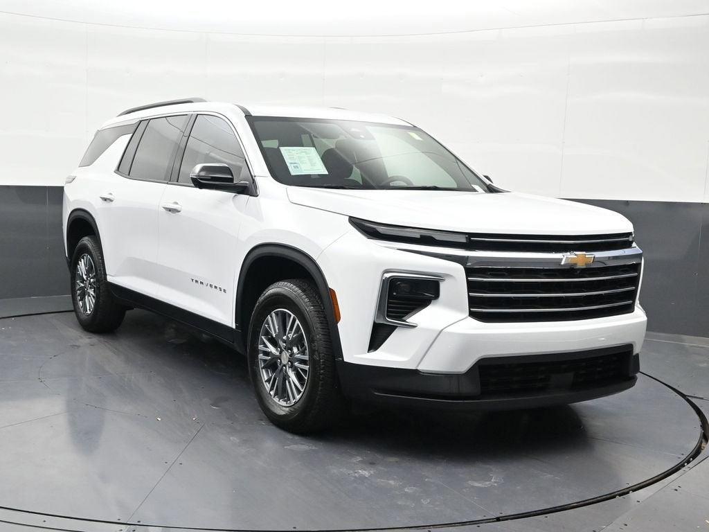 2025 Chevrolet Traverse LT