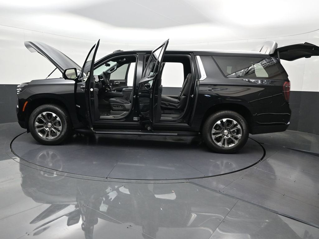 2025 Chevrolet Suburban LT
