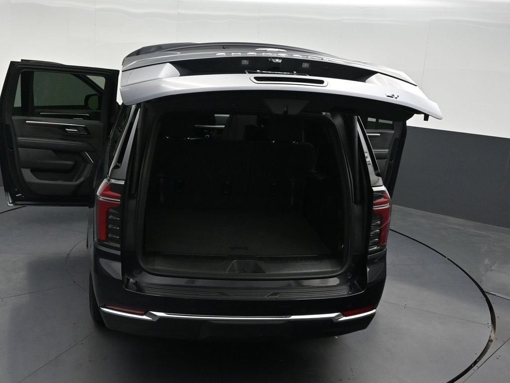 2025 Chevrolet Suburban LT