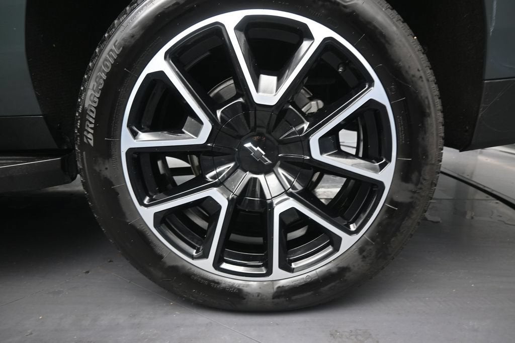 2025 Chevrolet Suburban RST