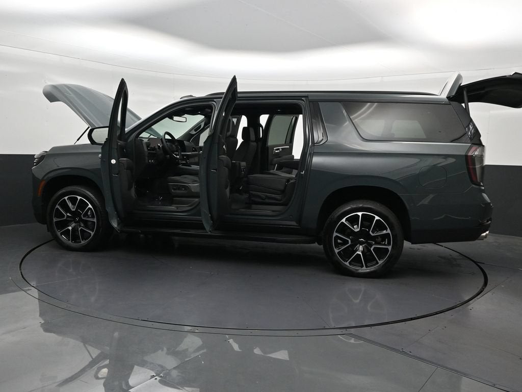 2025 Chevrolet Suburban RST