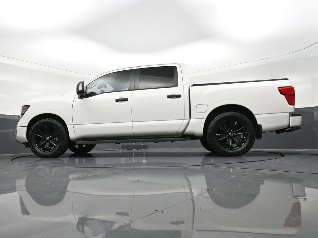 2023 Nissan Titan SV