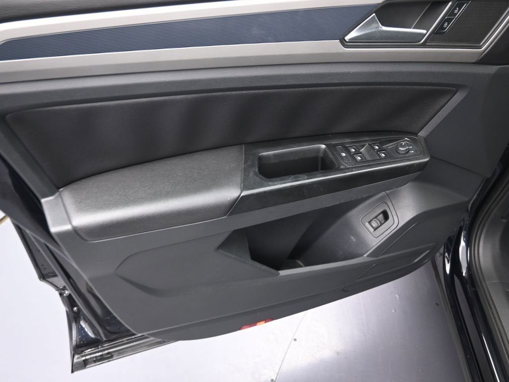 2021 Volkswagen Atlas 3.6L V6 SE w/Technology R-Line