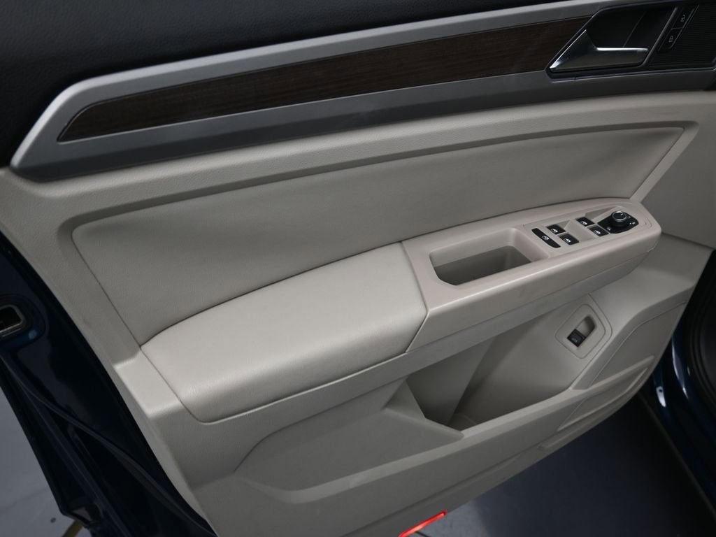 2019 Volkswagen Atlas 3.6L V6 SE w/Technology R-Line