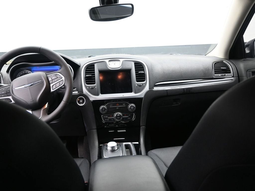 2023 Chrysler 300 Touring