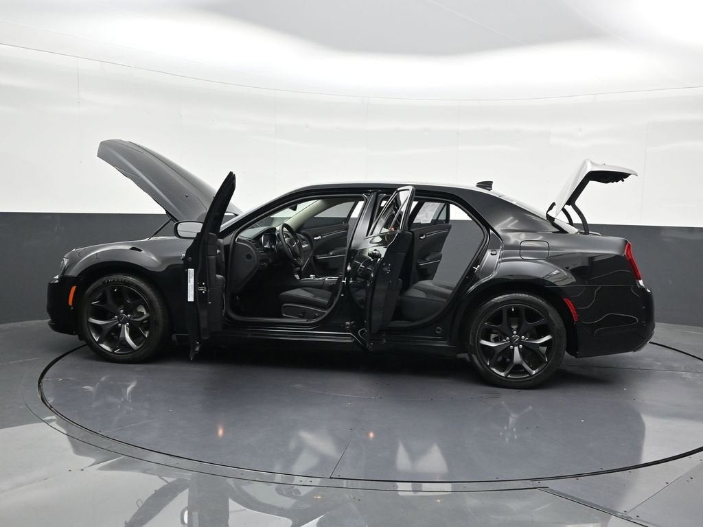 2023 Chrysler 300 Touring