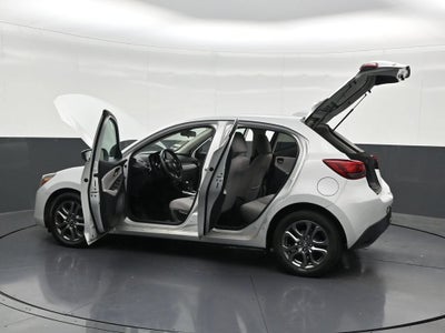 2020 Toyota Yaris LE