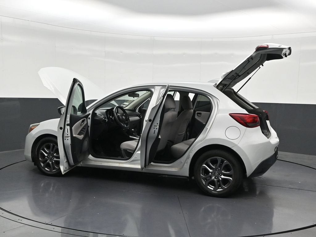 2020 Toyota Yaris LE