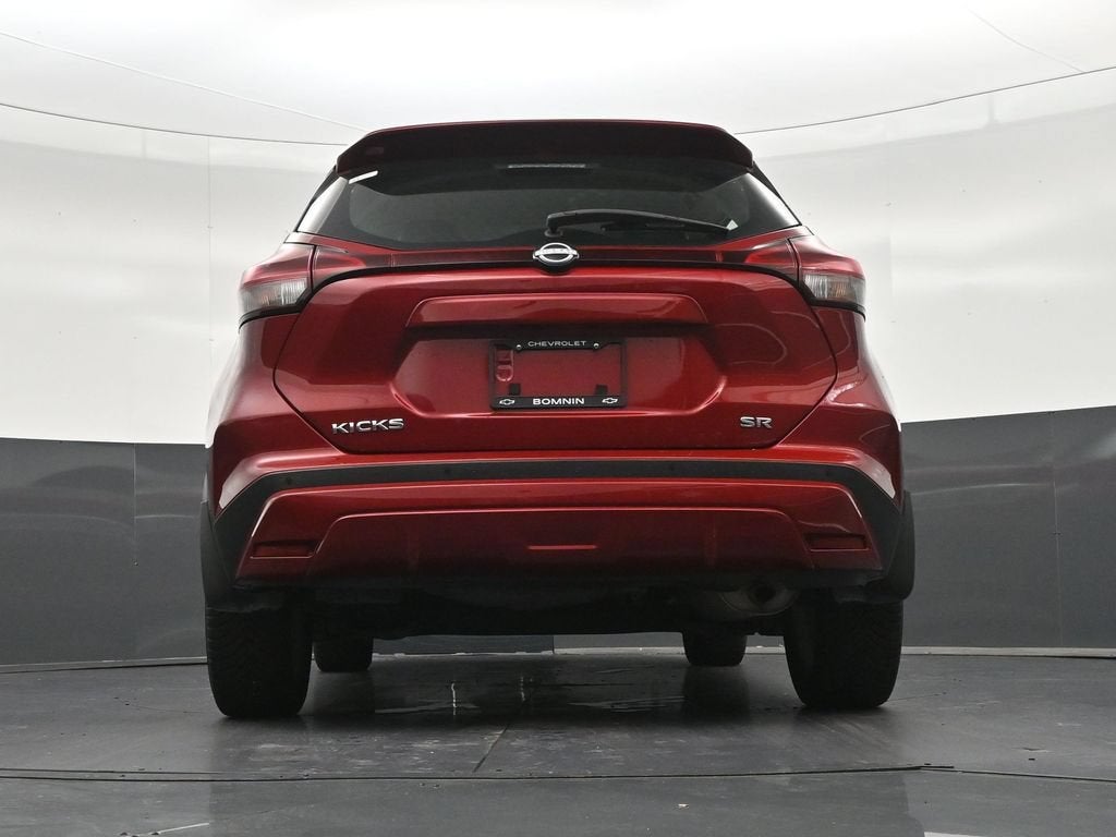 2023 Nissan Kicks SR