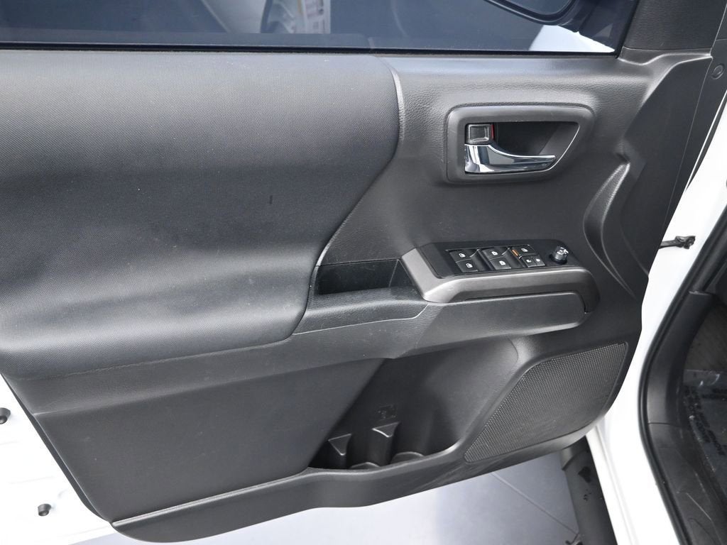 2022 Toyota Tacoma 2WD SR5