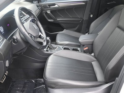 2022 Volkswagen Tiguan SE R-Line Black