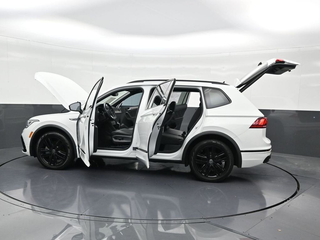 2022 Volkswagen Tiguan SE R-Line Black