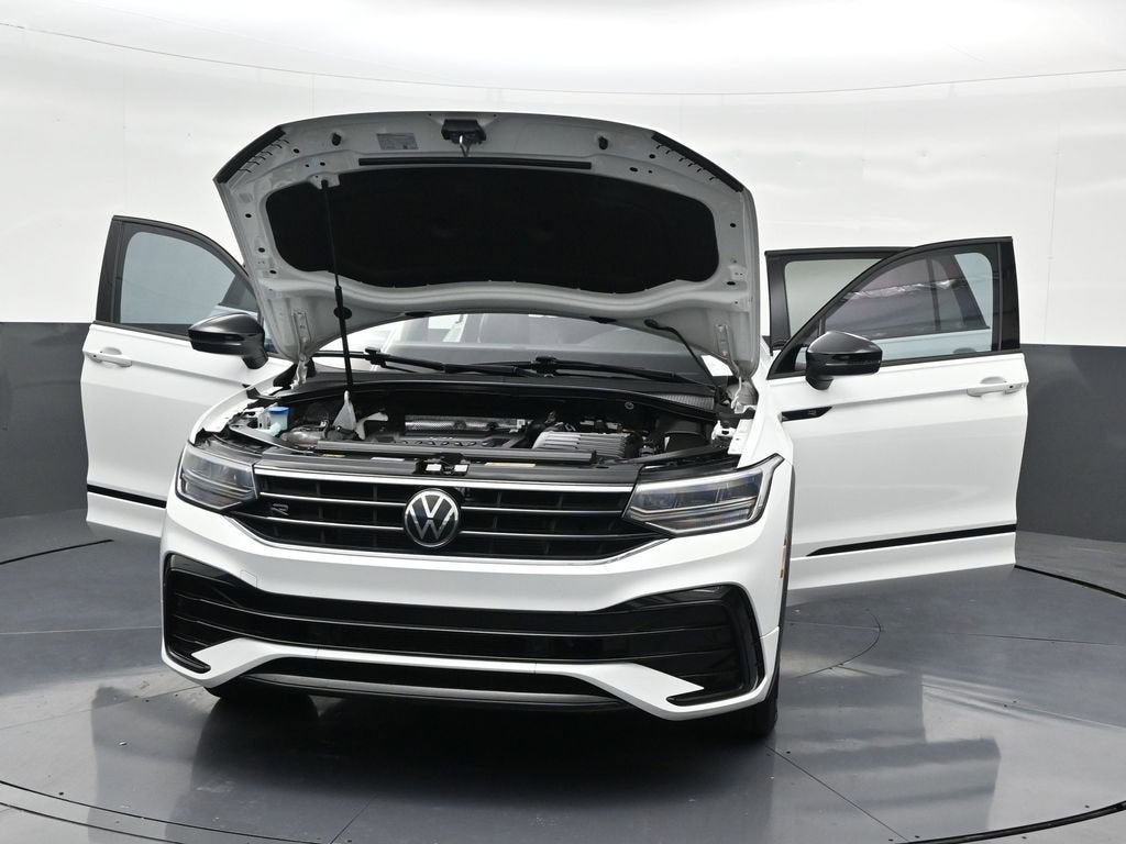 2022 Volkswagen Tiguan SE R-Line Black