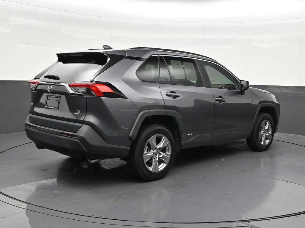 2022 Toyota RAV4 Hybrid LE