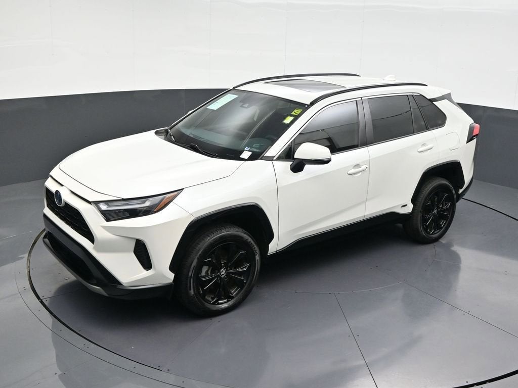 2022 Toyota RAV4 Hybrid SE