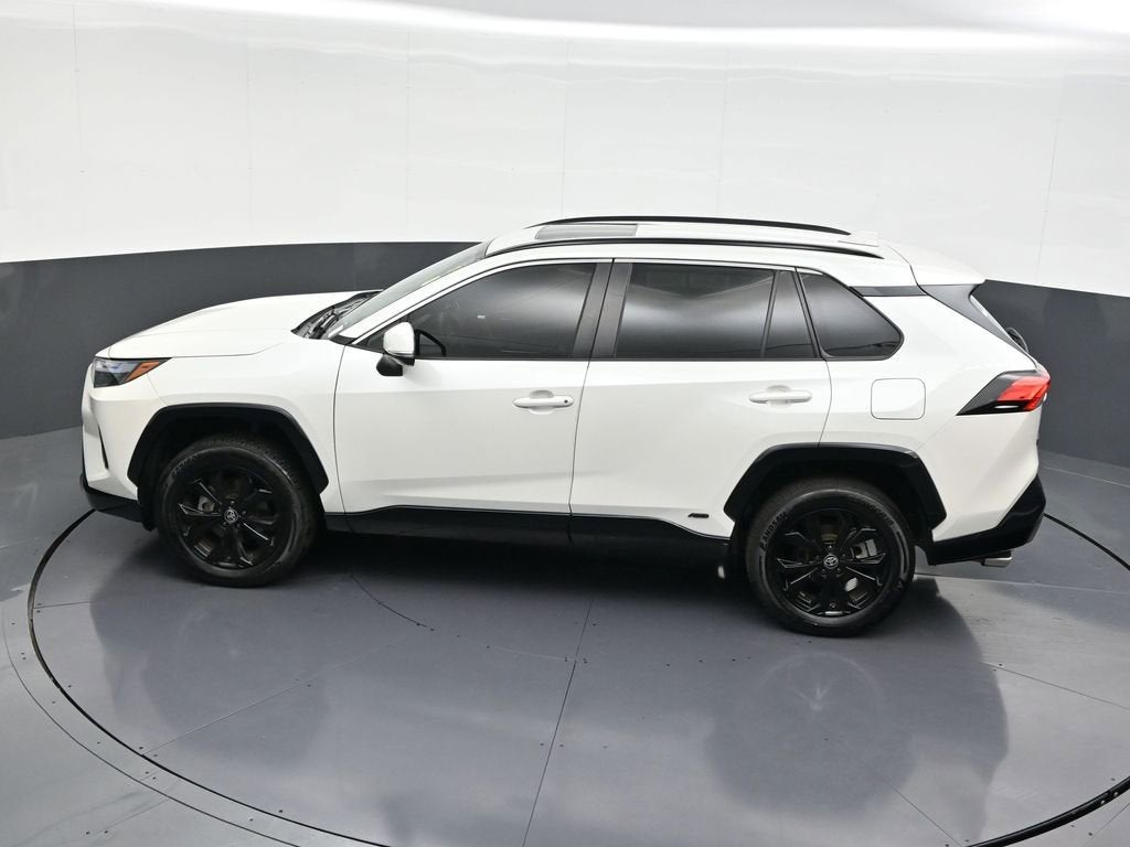 2022 Toyota RAV4 Hybrid SE