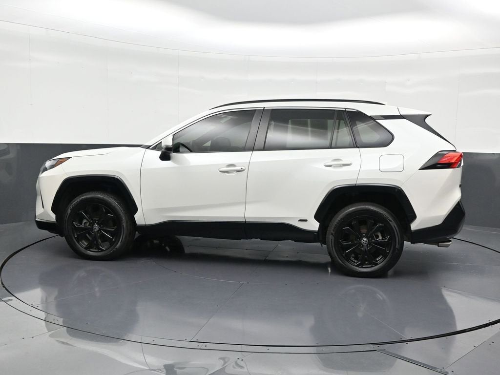 2022 Toyota RAV4 Hybrid SE