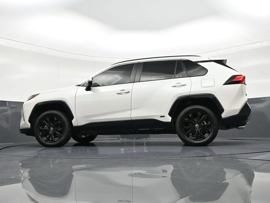 2022 Toyota RAV4 Hybrid SE