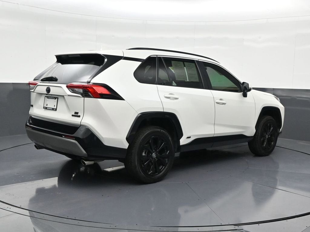 2022 Toyota RAV4 Hybrid SE
