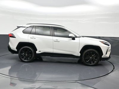 2022 Toyota RAV4 Hybrid SE