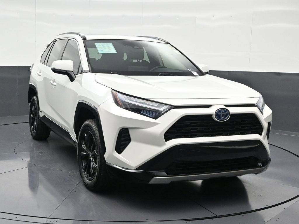 2022 Toyota RAV4 Hybrid SE