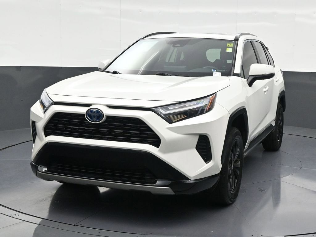 2022 Toyota RAV4 Hybrid SE