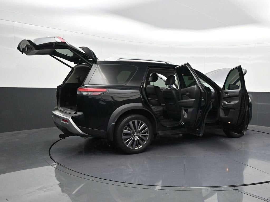 2022 Nissan Pathfinder SL