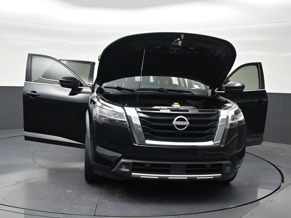 2022 Nissan Pathfinder SL