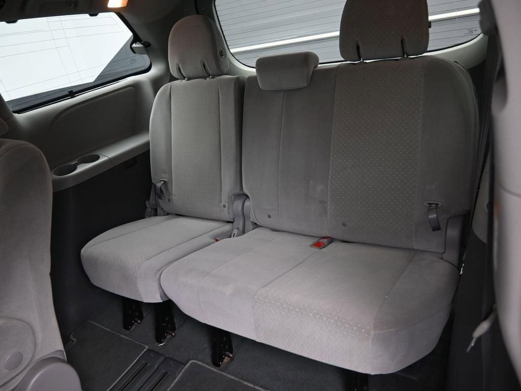 2020 Toyota Sienna LE Auto Access Seat