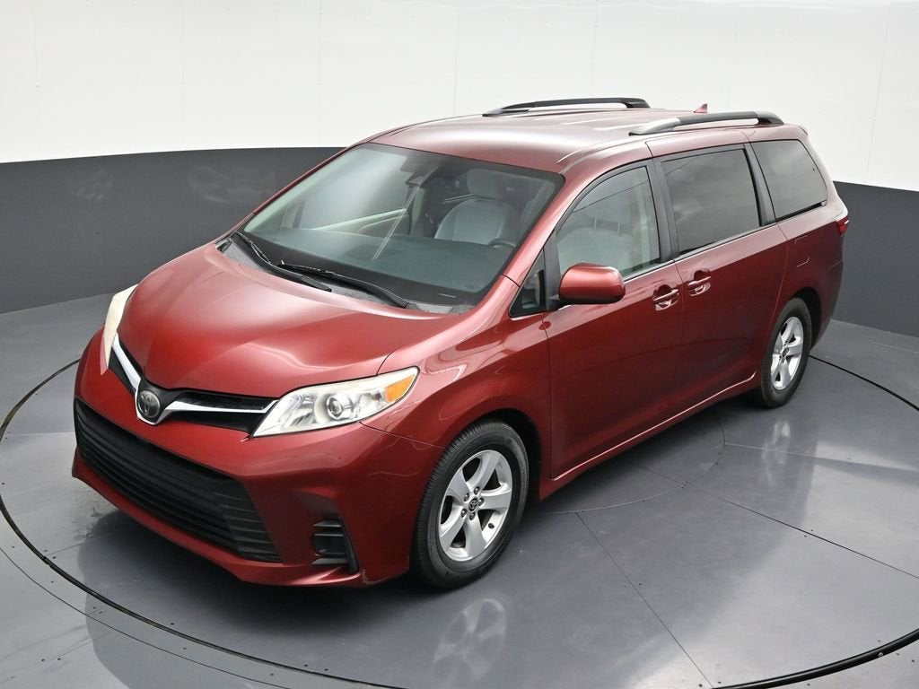 2020 Toyota Sienna LE Auto Access Seat