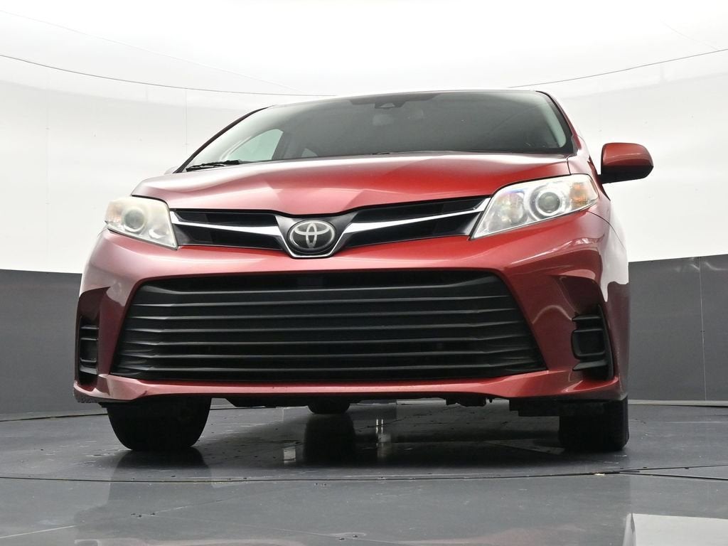 2020 Toyota Sienna LE Auto Access Seat