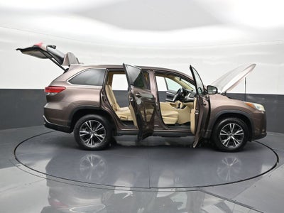 2018 Toyota Highlander LE