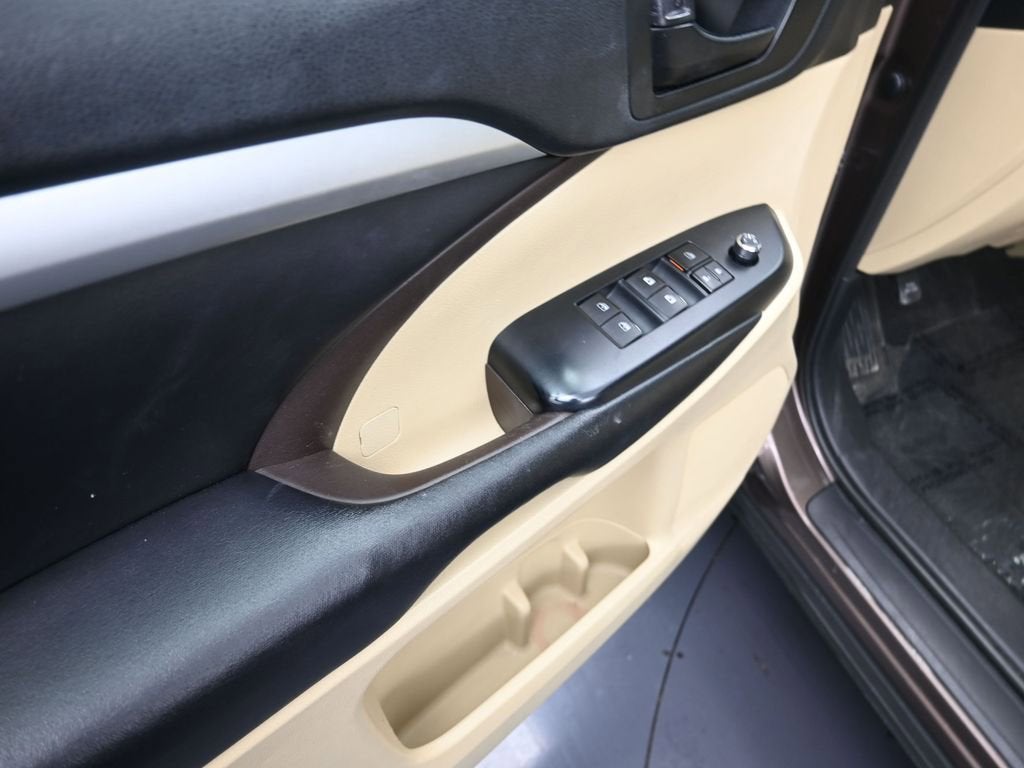 2018 Toyota Highlander LE