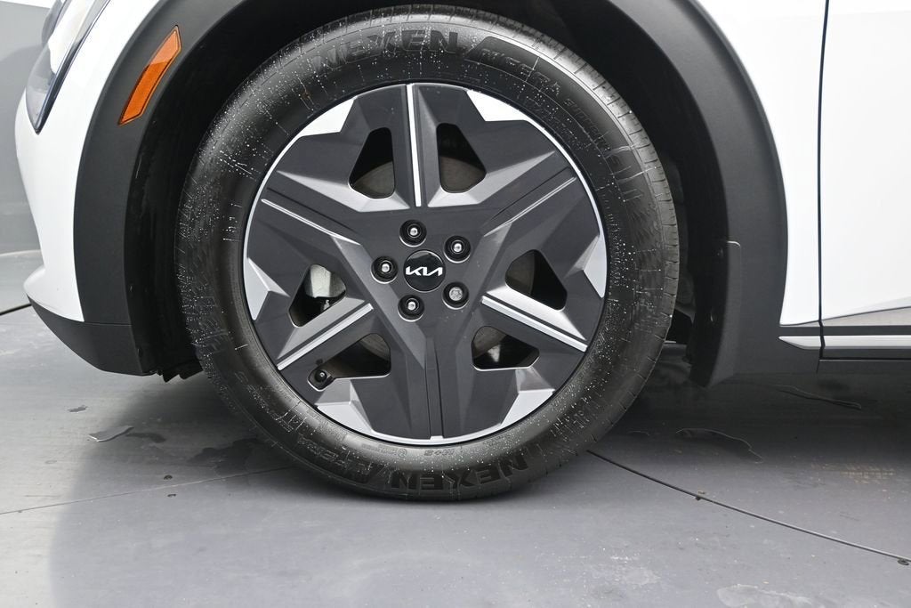 2025 Kia EV6 Light