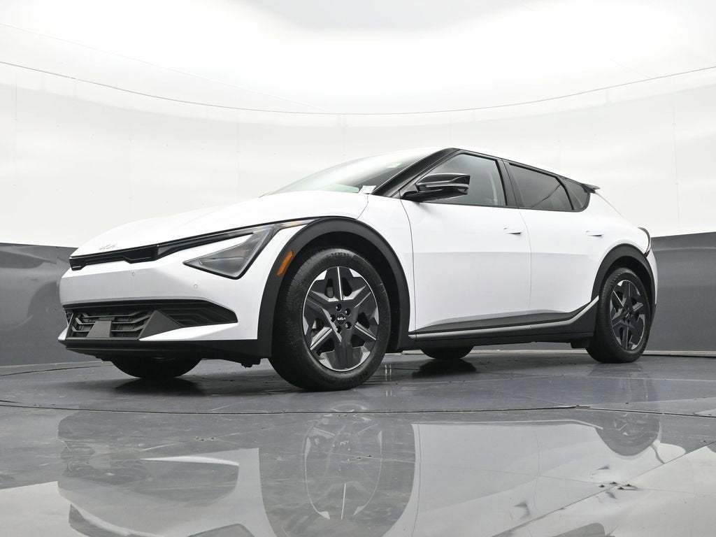 2025 Kia EV6 Light