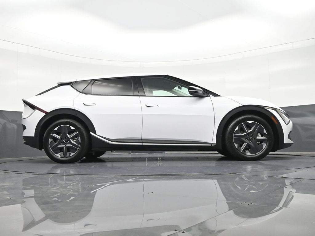 2025 Kia EV6 Light