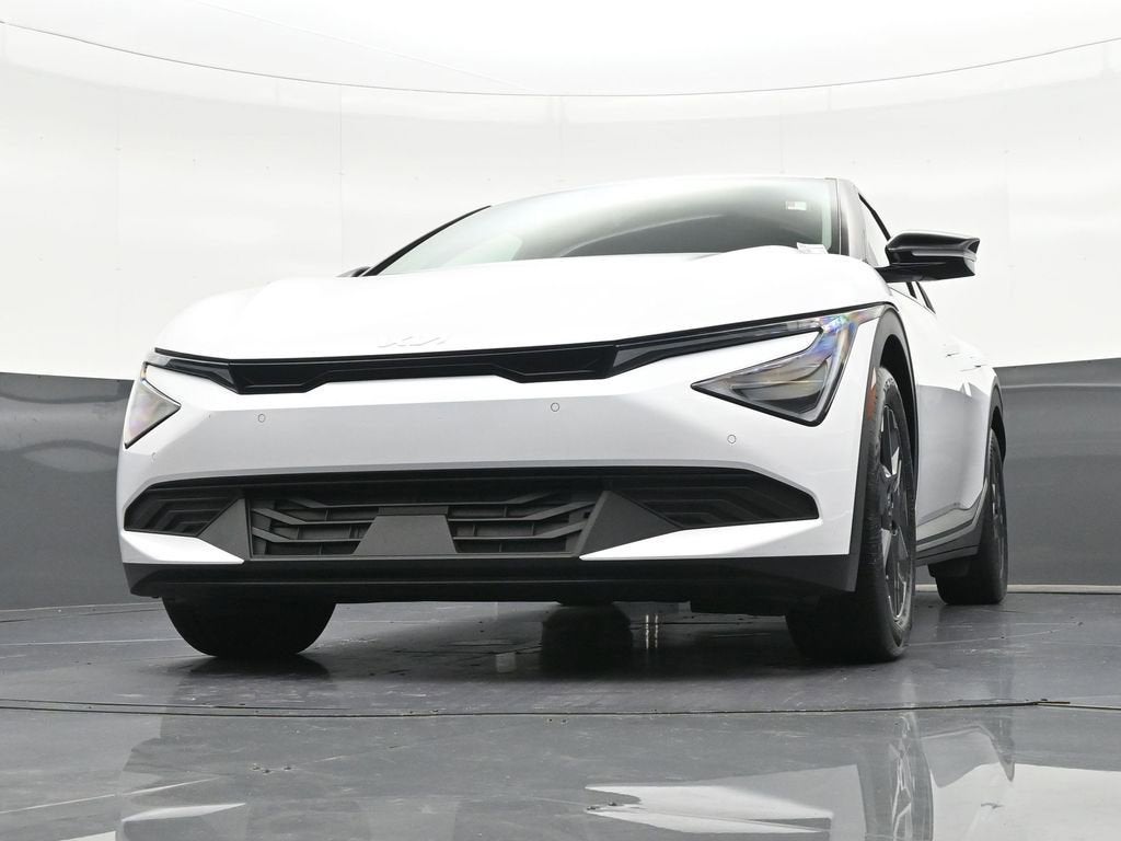 2025 Kia EV6 Light
