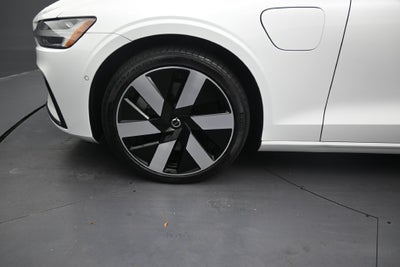 2024 Volvo S60 Recharge Plug-In Hybrid T8 Plus Dark Theme
