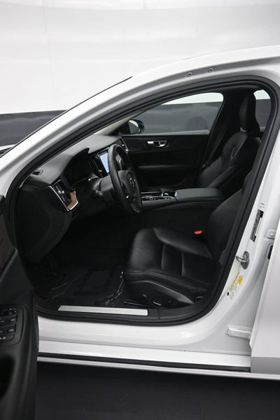 2024 Volvo S60 Recharge Plug-In Hybrid T8 Plus Dark Theme