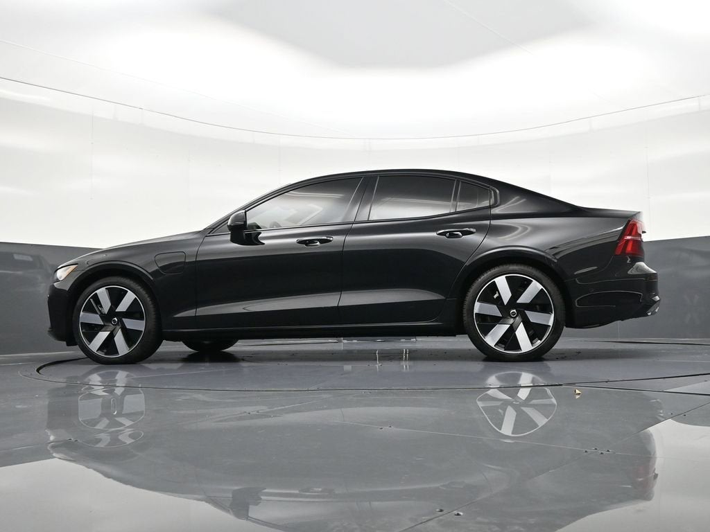 2024 Volvo S60 Recharge Plug-In Hybr Plus Dark Theme