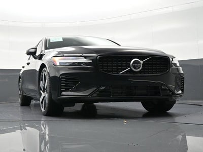 2024 Volvo S60 Recharge Plug-In Hybr Plus Dark Theme