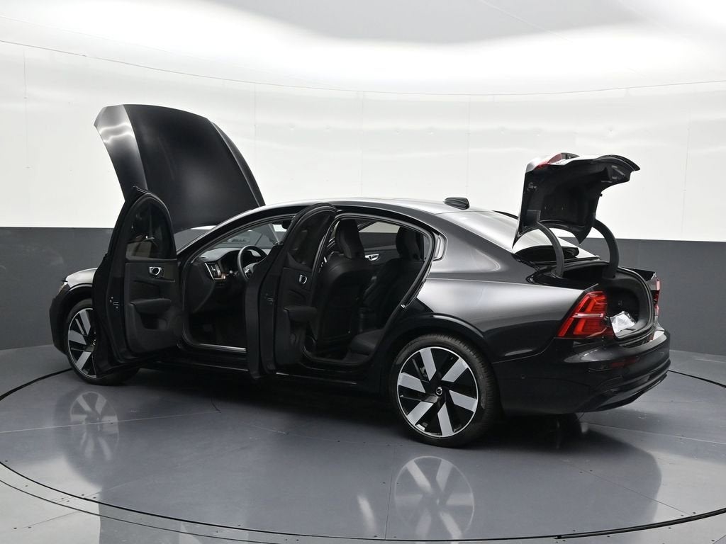 2024 Volvo S60 Recharge Plug-In Hybr Plus Dark Theme