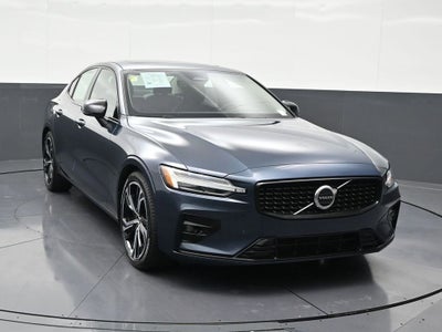 2023 Volvo S60 Core Dark Theme